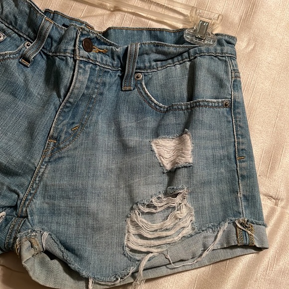 Levi’s Boyfriend Jean Shorts - Picture 5 of 9